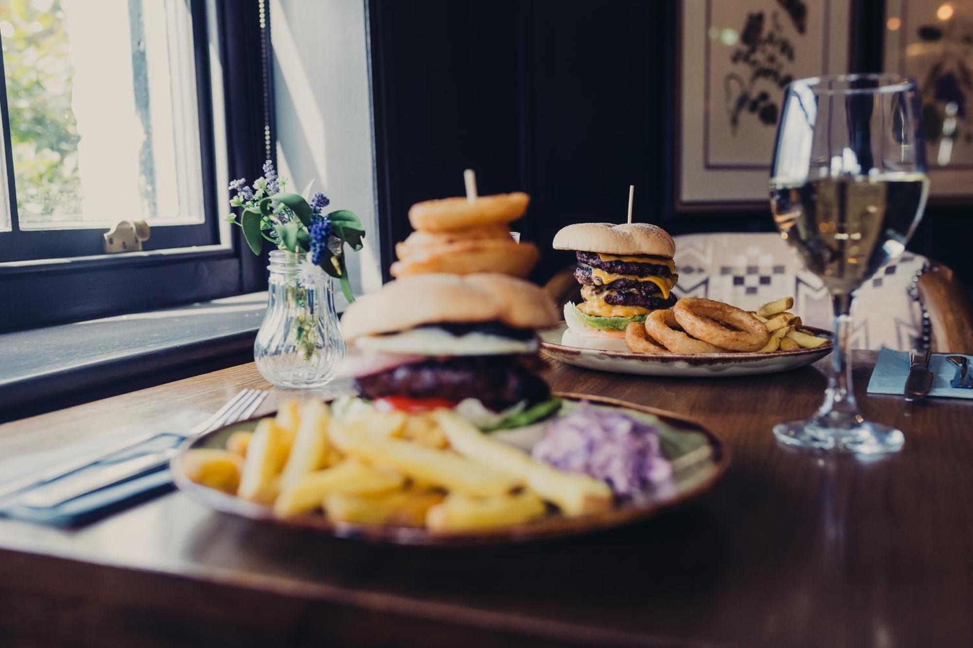 The Bulls Head Hotel Hale  Bagian luar foto